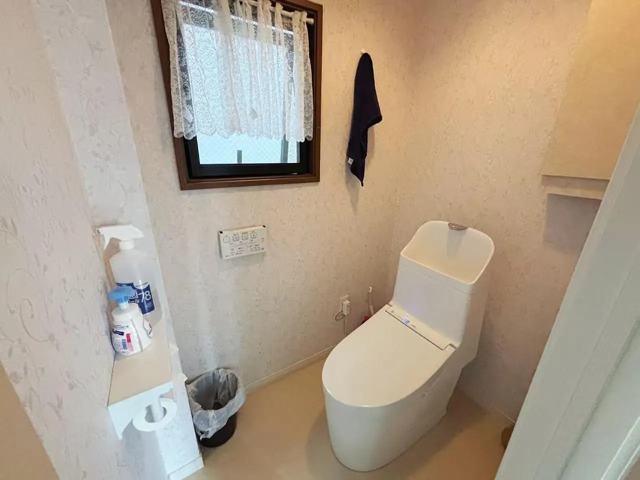 Apartamento 花乃郷 本郷 Tokio 0*,  Japón